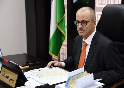 الحمد الله يلتقي مع ممثلي مؤسسات المجتمع المدني