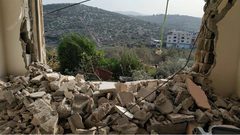 إصابات - الاحتلال يهدم منزل الشهيد نعالوة شمال طولكرم