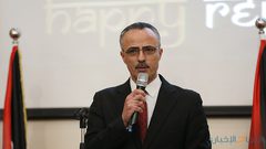أبو دياك يقدم التعازي بالشهيد نخلة ويزور خيمة "أبو حميد"