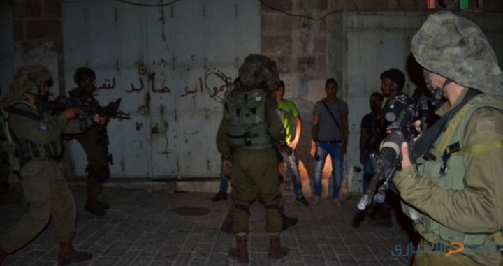 القناة السابعة العبرية: اعتقال 24 فلسطينيا في الضفة