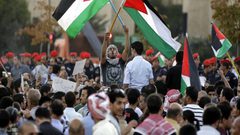 الأردن يسمح لأبناء غزة تملك المركبات