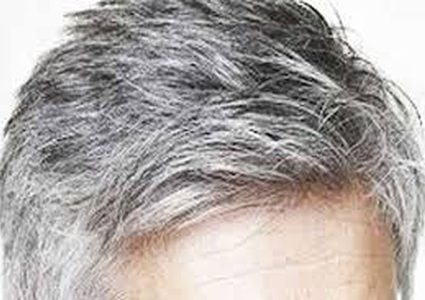 دراسة تحدد "الأسباب الحقيقية" لظهور الشيب