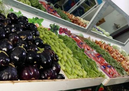 الاحتلال يقرر منع دخول الخضار والفواكه لأسواق الخط الأخضر