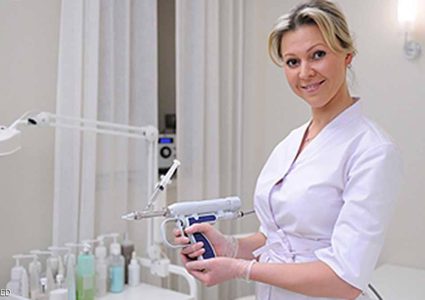 "مسدس البوتوكس".. اختراع لعمليات تجميل بلا ألم