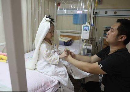 "حفل زفاف" لأب على ابنته يفطر القلوب