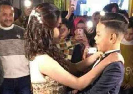 مصر.. حفل خطوبة طفلين يثير ضجة