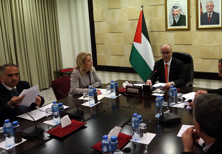 رئيس الوزراء د. رامي الحمد الله يترأس اجتماعا للجنة الوطنية لإصلاح نظام التعليم لبحث سبل تحسين نوعية التعليم ومخرجاته