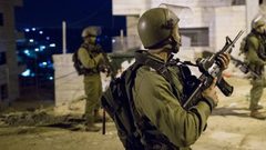 اصابة 3 واعتقال 2 آخرين خلال اقتحام المخيم