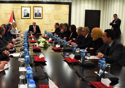 الحمد الله يترأس اجتماعا للجنة الوطنية لاصلاح نظام التعليم