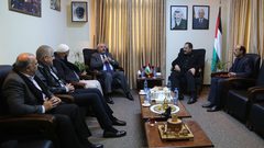 صيدم يبحث تعزيز التعاون مع "خريجي رومانيا"