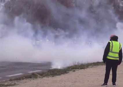 هل أثرت احتجاجات السترات الصفراء على الاقتصاد الفرنسي ؟