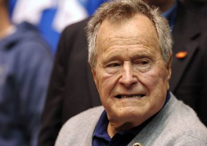 تعرفوا على قصة الطفل الفلبيني الذي كفله جورج بوش الأب