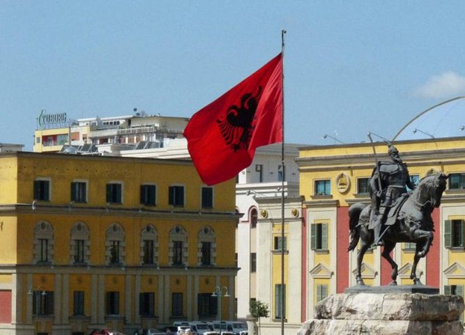 ألبانيا تطرد إثنين من الدبلوماسيين الإيرانيين