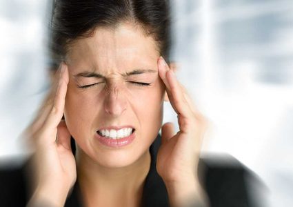 الصداع النصفي يحمي النساء من مرض مزمن!
