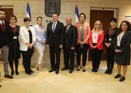 الأطر الصحفية تدين التطبيع الإعلامي مع الاحتلال