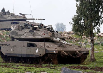 دبابة إسرائيلية تجتاز وادي في غور الأردن