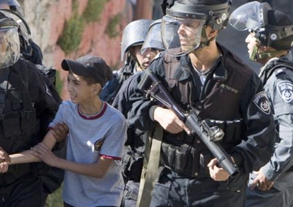 شهادات لثلاثة فتية تعرضوا للتعذيب خلال اعتقالهم