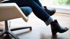 ما هي خطورة عادة وضع ساق فوق أخرى ؟