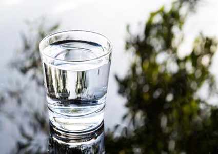 الماء القلوي يحميك من أمراض مزمنة