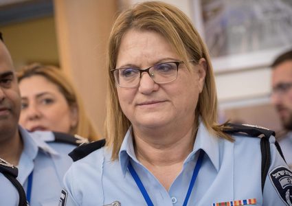 توجيه تهمة "خرق الثقة" لمسؤولة كبيرة في شرطة الاحتلال