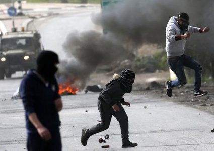 اعتقال 3 مواطنين وإصابة رابع في مواجهات ببلدة بيتا