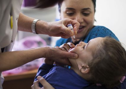 الصحة تجبر الاحتلال على إدخال طعومات للأطفال