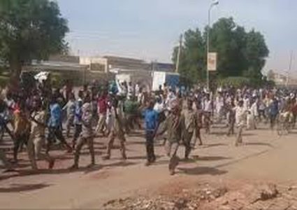السودان.. اعتقال 14 من قيادات المعارضة وتجدد الاحتجاجات