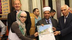 ادعيس وحميد يكرمان 1400 يتيم في بيت لحم