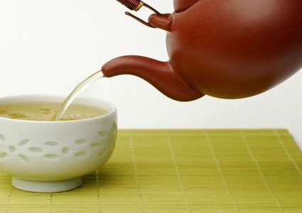 التأثيرات الإيجابية والسلبية للشاي الأخضر على الصحة