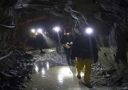 العثور على جثث 9 عمال كانوا عالقين داخل منجم وسط روسيا