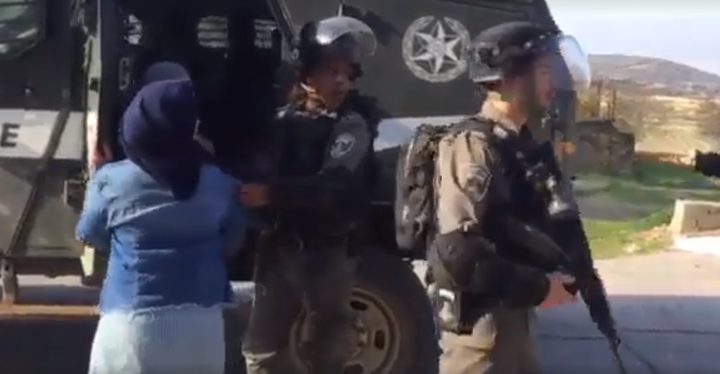 الاحتلال يحتجز ثلاث طالبات من مدرسة بيتونيا الأساسية