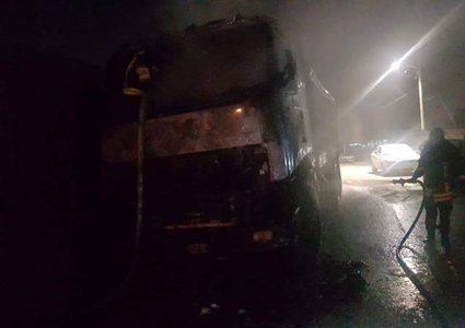 احتراق معدَّة كبيرة "شاحنة"، في بلدة قباطية جنوب جنين