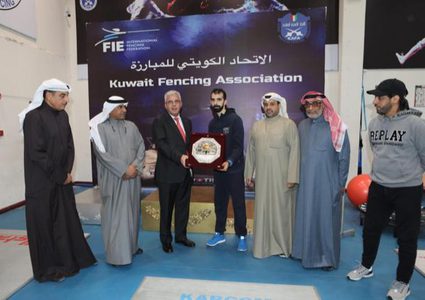 طهبوب يكرم بطل مبارزة كويتي رفض منازلة لاعب اسرائيلي ببطولة