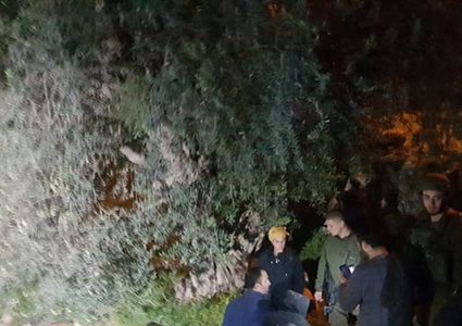 4 اصابات أثناء مهاجمة مستوطنين مركز الصمود بالخليل