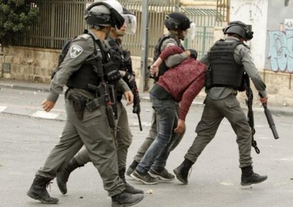 الاحتلال يعتقل مواطنا من قلقيلية