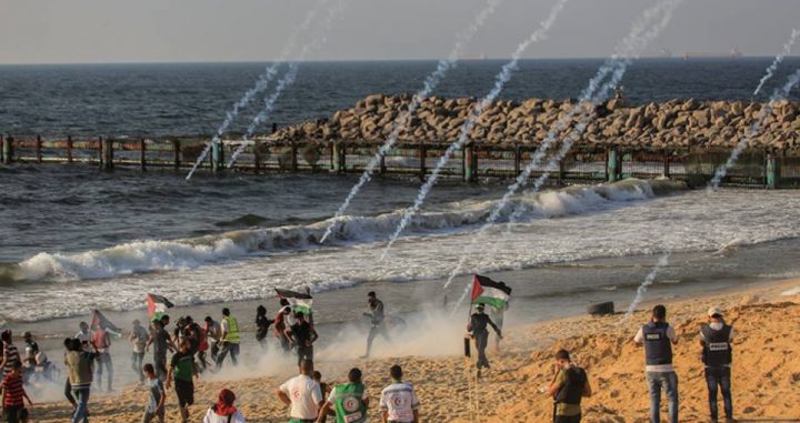 إصابة 13 مواطناً بالرصاص والاختناق في المسير البحري الـ 21