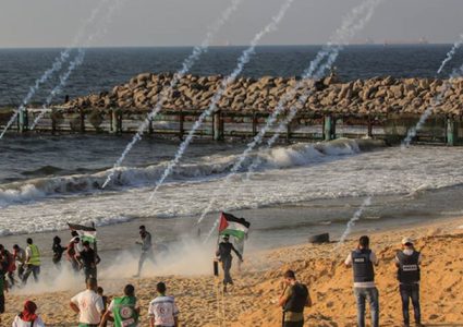 إصابة 13 مواطناً بالرصاص والاختناق في المسير البحري الـ 21