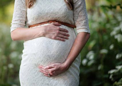 الموسيقى والحمل.. العلم يكشف الرابط وأثره على صحة الجنين