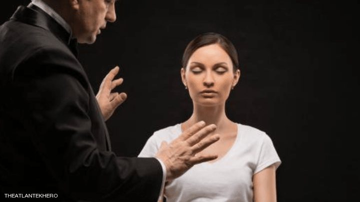 يخلصك من الاكتئاب والألم.. تعرف على فوائد التنويم المغناطيسي