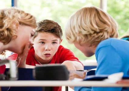 ما سبب العدوانية لدى المراهقين؟