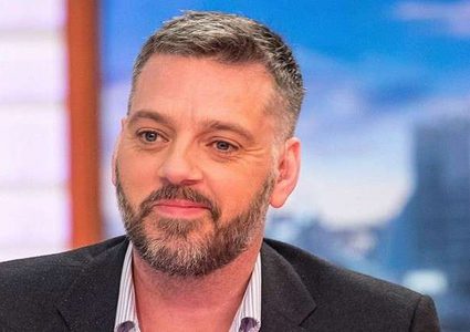 مذيع يوقف مأساة انتحار على الهواء مباشرة! (فيديو)