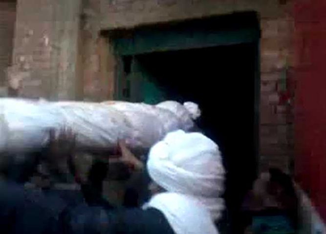 بسبب منام.. شقيقان يستخرجان جثة والدهما بعد وفاته بـ5 أشهر