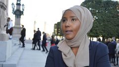 ليلى علمي.. أول مسلمة محجبة بالبرلمان السويدي