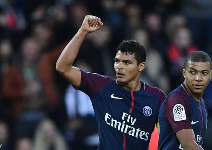 لاعبو باريس سان جرمان في مرمى اللصوص