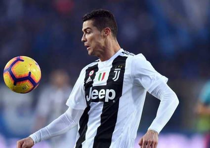 رونالدو ينقذ "السيدة العجوز" من أول سقوط