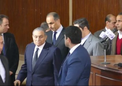 أمام القضاء.. مبارك ومرسي وجها لوجه للمرة الأولى