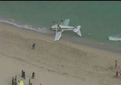 فيديو: تحطم طائرة على شاطئ في الولايات المتحدة