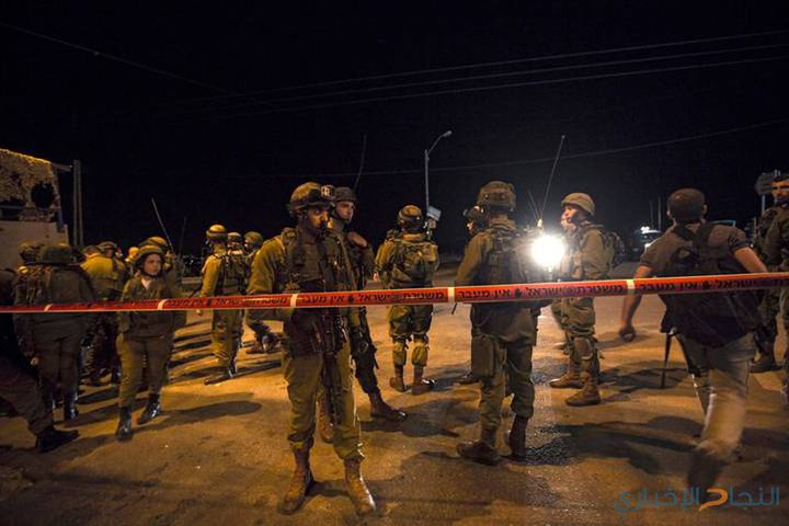 الاحتلال يجرف أراضي ويغلق طرقا في نابلس