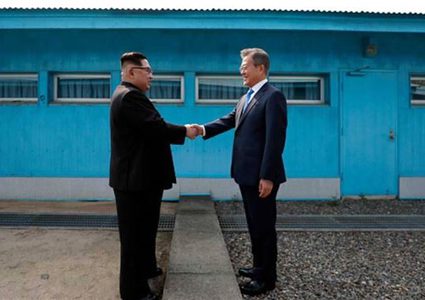 برغم عدم نزع النووي.. احتفال على جانبي حدود الكوريتين