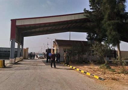 أول قافلة تجارية إماراتية تدخل سوريا عبر "نصيب" منذ سنوات